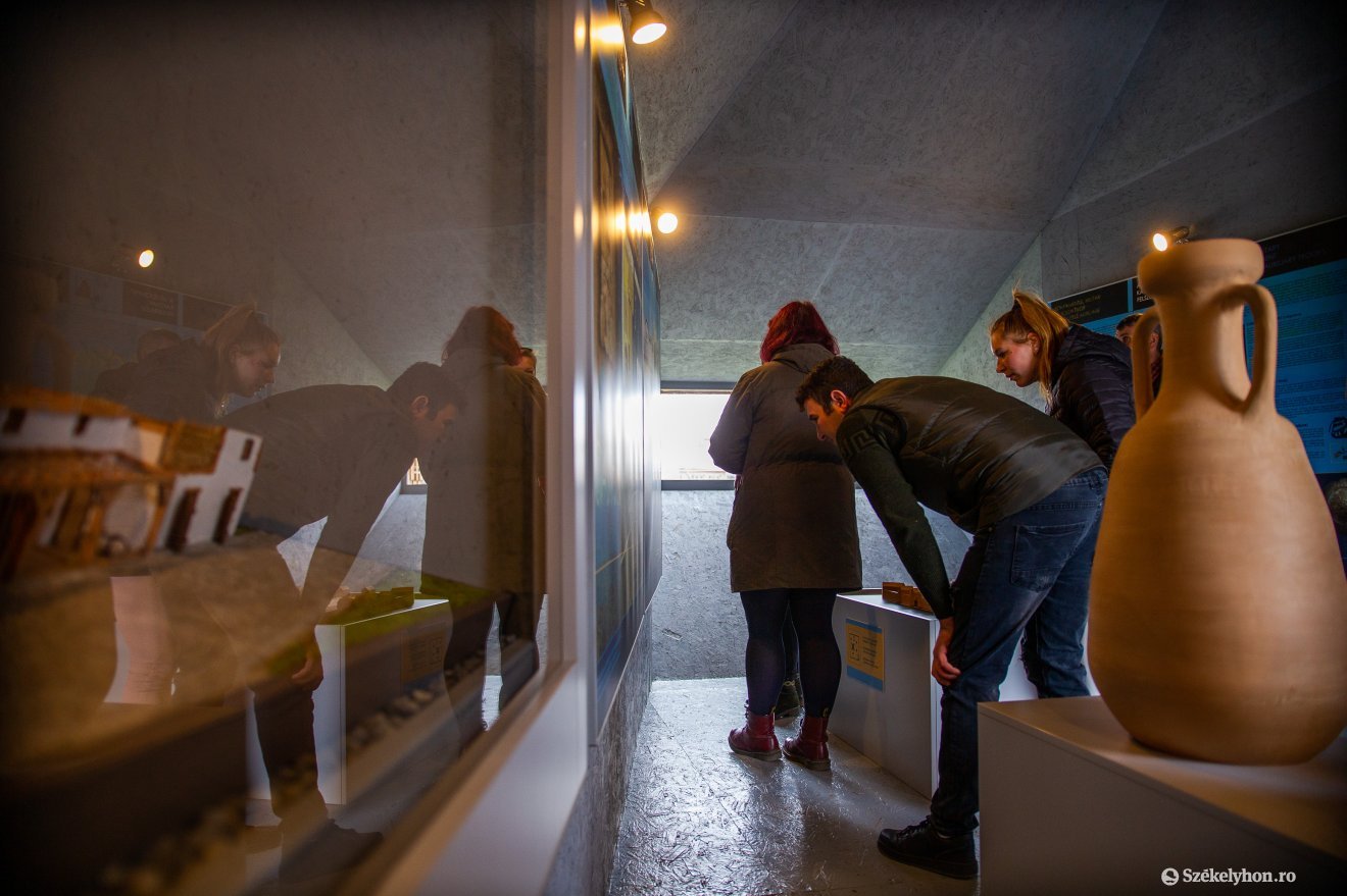 Kiállítás a Time boxban •  Fotó: Rab Zoltán