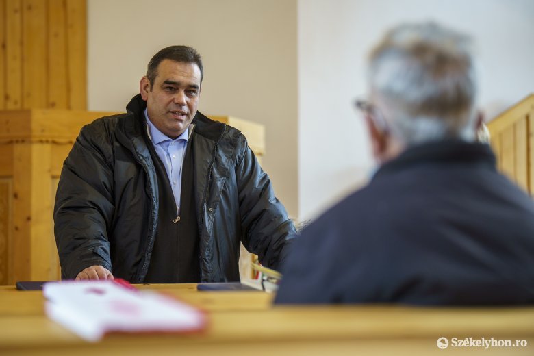Az unitárius lelkész ezután fogja jobban megismerni a gyülekezete •  Fotó: Haáz Vince