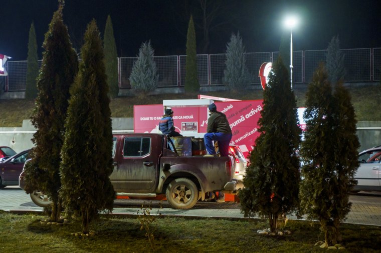 Nem fog tovább drágulni az üzemanyag – ígérték az olajtársaságok vezetői a fogyasztóvédelemnek