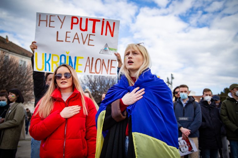 Propagandagépezetek háborúja (is)