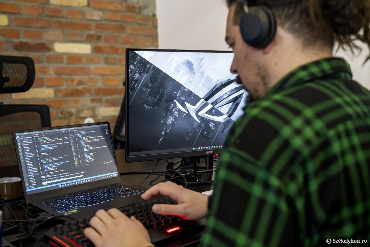 Az IT-szakma előnye éppen az, hogy nem kötődik annyira a helyi infrastruktúrához, a földrajzi határokhoz •  Fotó: Haáz Vince