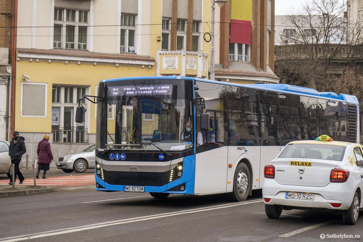 A régi buszokat  újak váltják fel Marosvásárhelyen. Nyáron újabb csere következik  •  Fotó: Haáz Vince