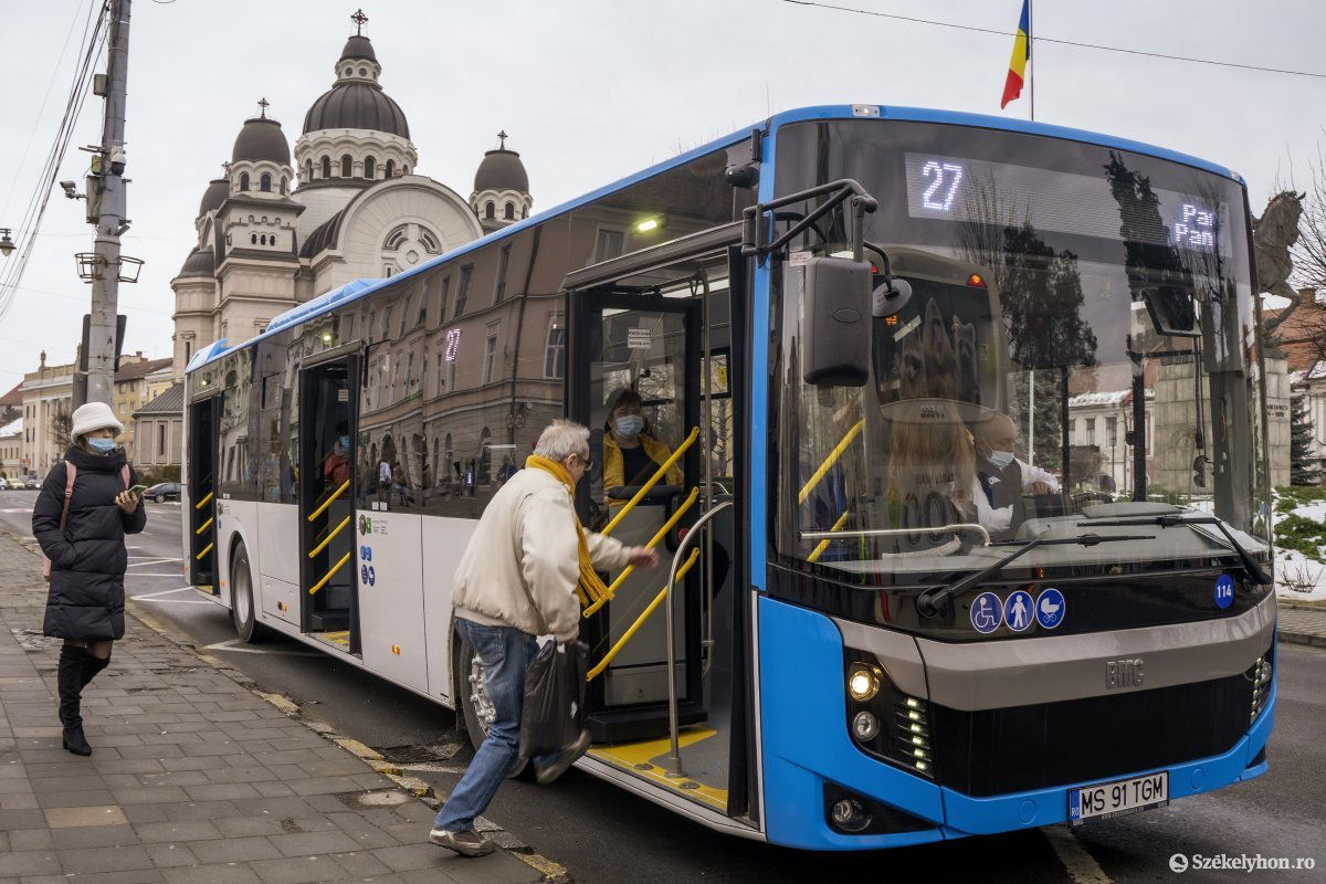 Egyre több új busz közlekedik Marosvásárhelyen •  Fotó: Haáz Vince