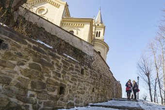 Beomlott a segesvári várfal egy kis szakasza