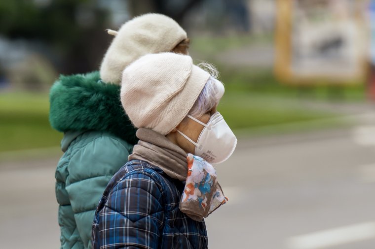 Nyakunkon az influenza. Vegyük elő a maszkot?
