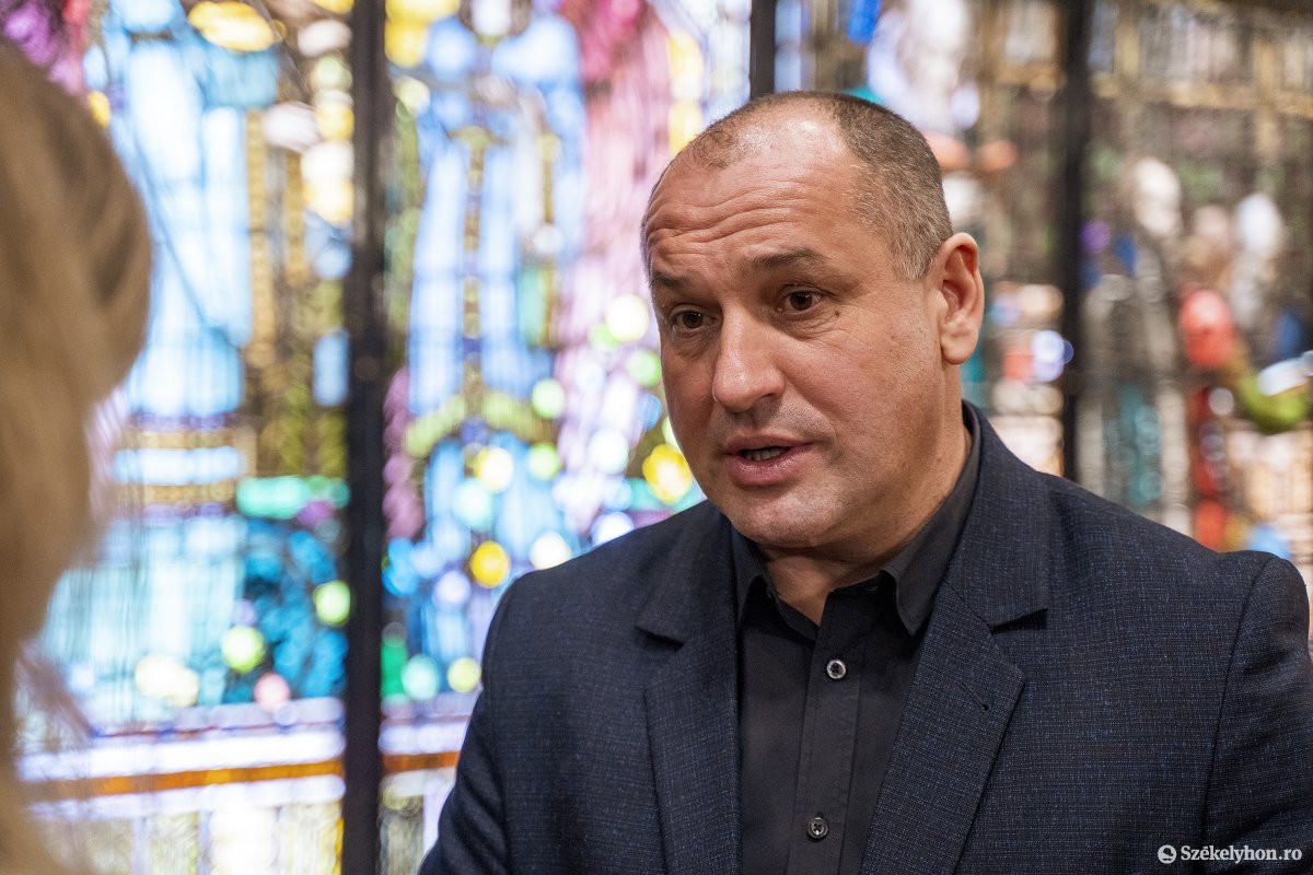 Barabási Attila szerint Tamási nem áll távol a néptáncos világuktól •  Fotó: Haáz Vince