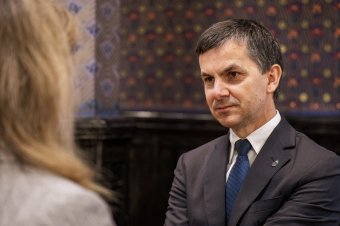 Tanácsülésen köszönték meg a leköszönő főkonzul munkáját Csíkszeredában