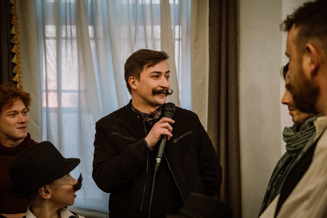 A bajuszkirály. Öt hónapja növeli kackiás bajszát •  Fotó: Bereczky Sándor