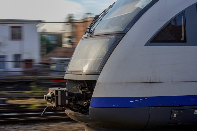 Új elektromos vonatokat vásárol a kormány