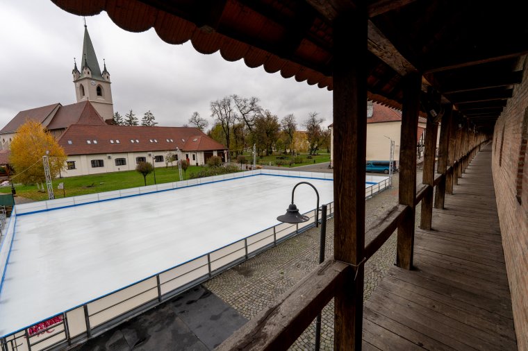 Péntektől újra lehet korcsolyázni a marosvásárhelyi várban