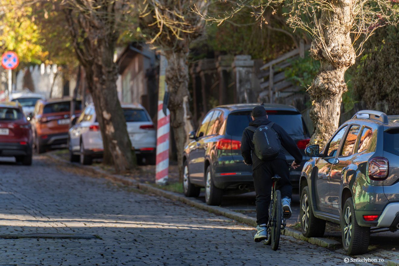 Van, aki azért két keréken gurul •  Fotó: Haáz Vince