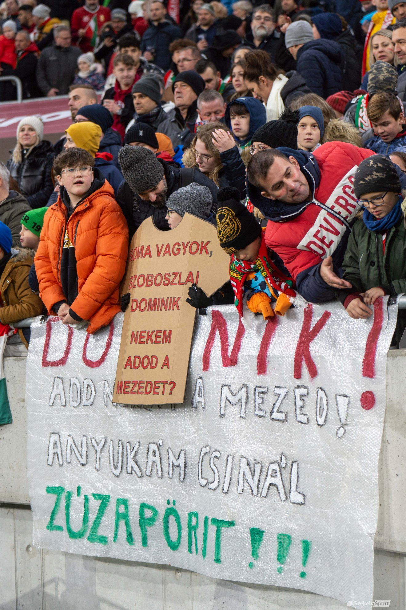 Szoboszlai volt a hős, az ő mezét szerették volna a legtöbben •  Fotó: Haáz Vince