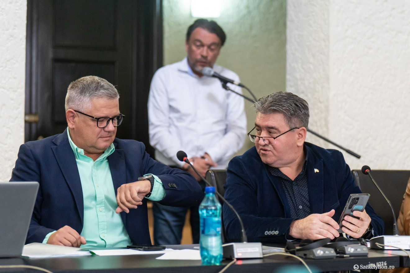 Maior, Moldovan, háttérben Hermann •  Fotó: Haáz Vince
