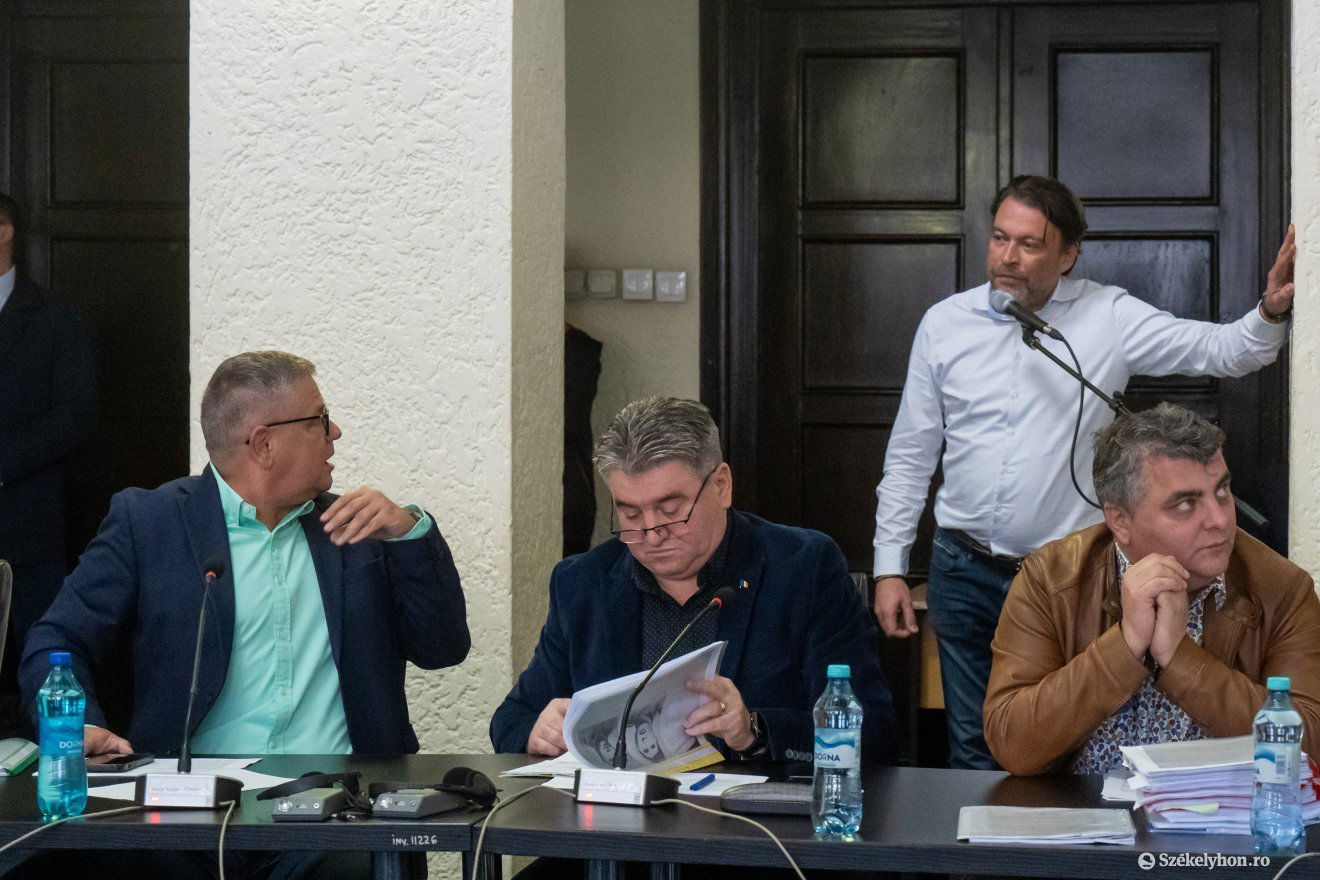 Szünet vetett végett a meddő vitának •  Fotó: Haáz Vince