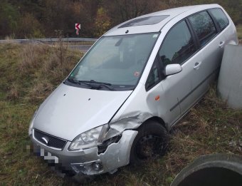 Lesodródott az úttestről