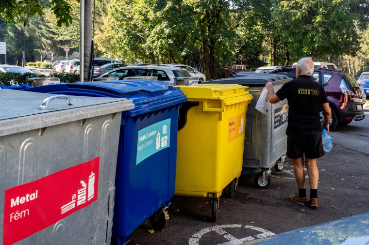 Jövő januártól a háztartási biohulladékot is szelektíven kell gyűjteni,  a ,,szemetes” cégek felkészültek