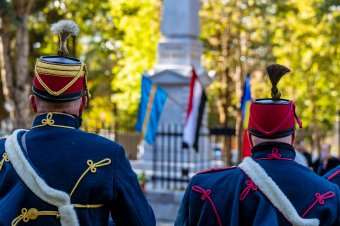 Szolgálatkészséget és helytállást tanulhatunk a hősöktől