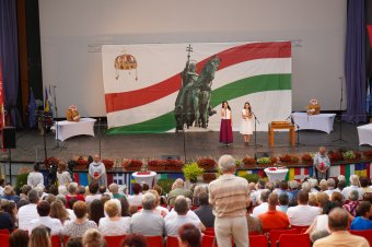 Az ezer éves sikertörténetre emlékeztek, közös kenyérből részesültek