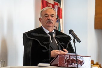 A református kollégiumok helyzetét értékeli Kató Béla püspök Marosvásárhelyen