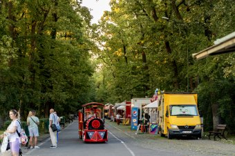 Egy ideig még lakat alatt marad a sétaszerelvény a Somostetőn