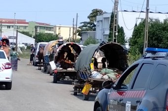 Visszatérő idegenek: vonattal, kóberes szekérrel érkeznek a koldusok Vásárhelyre