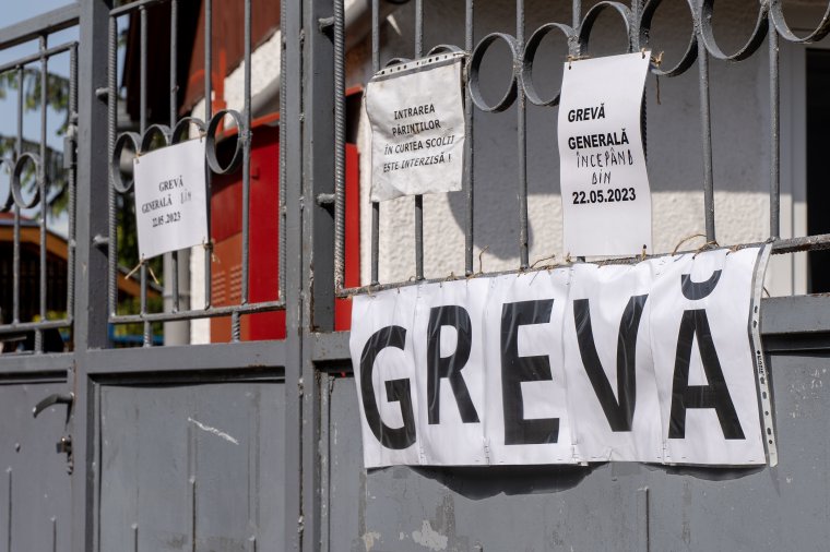 A kormányfő szerdán ismét egyeztet a sztrájkoló pedagógusok képviselőivel, és azt ígéri, gyorsan elfogadják az új bértörvényt