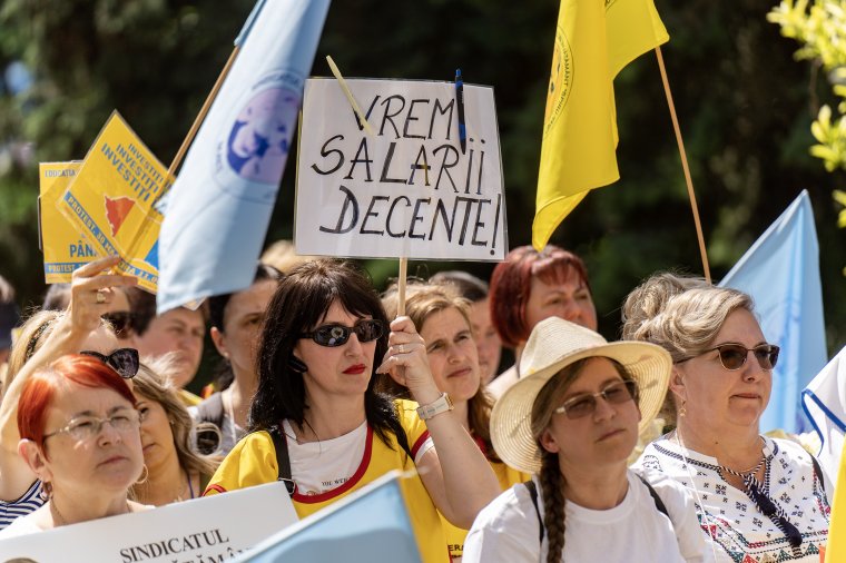 A kormány elfogadta az ezer lejes béremelésről szóló rendeletet, és nem tárgyal tovább, a tanárok folytatják a sztrájkot