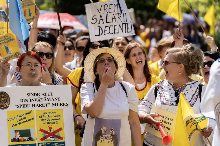 Nem hajlandók előzetes megállapodást aláírni a tanügyi szakszervezetek, a kormány fokozatos béremelésben gondolkodik