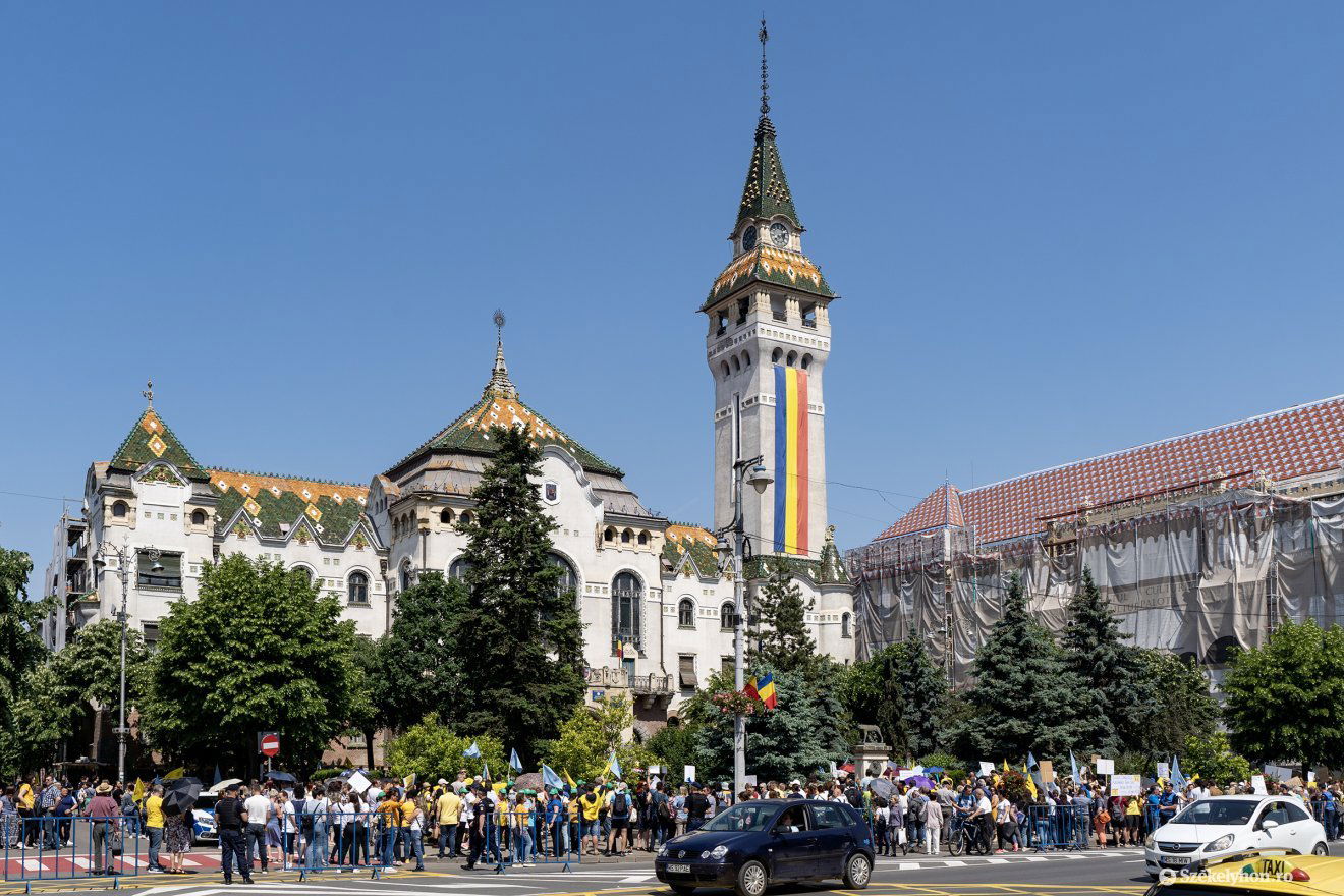 A szervezők szerint ezerötszázan tiltakoztak Marosvásárhelyen •  Fotó: Haáz Vince