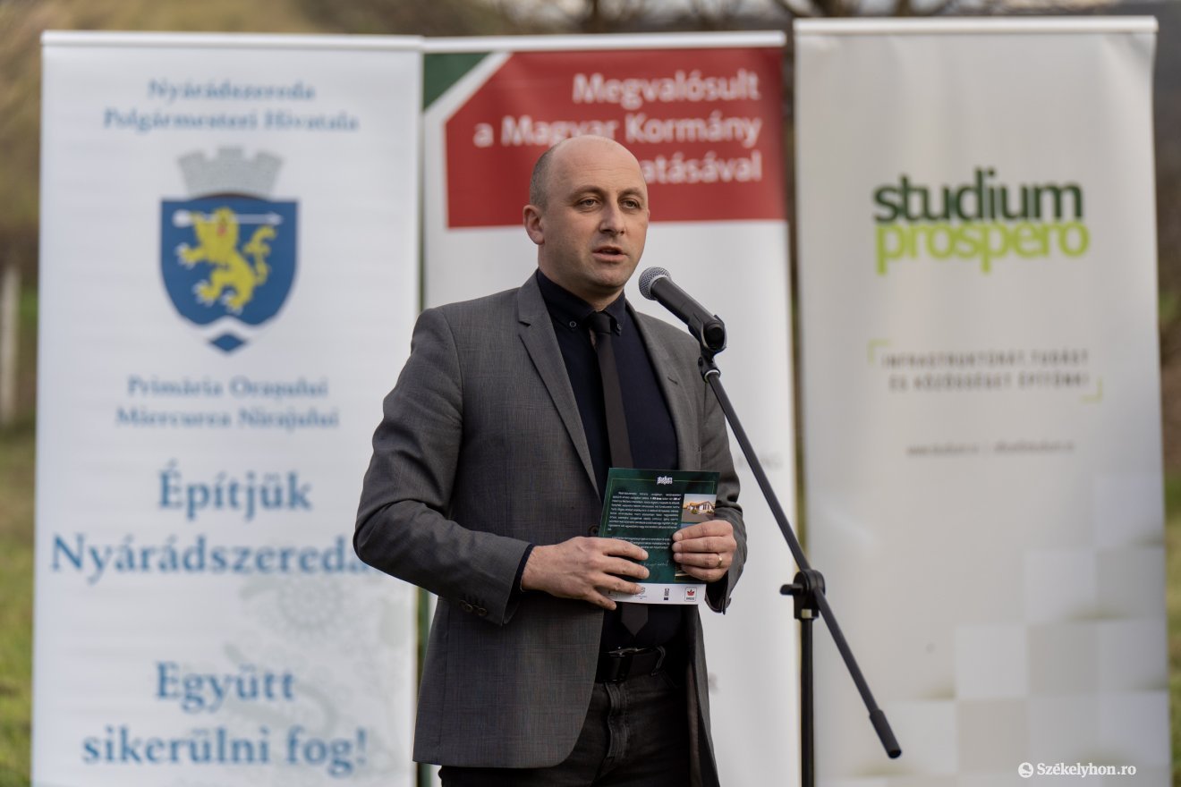 Nyárádszereda polgármestere szerint fontos odafigyelni a fiatal családokra •  Fotó: Haáz Vince