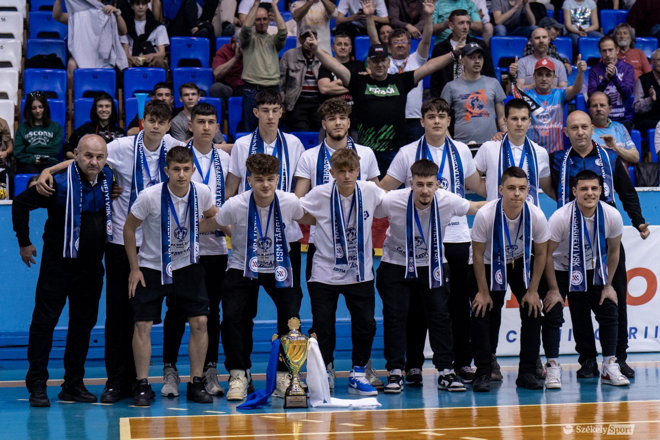 A kupagyőztes U19-es csapat •  Fotó: Haáz Vince