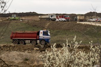 Aláírták a szerződést az észak-erdélyi autópályába futó Kolozs megyei gyorsforgalmi út megépítéséről