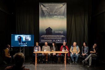 Kárpátaljai és marosvásárhelyi színészek egy szigeten, viharban