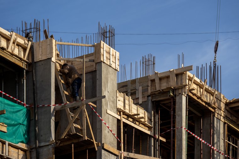 Elfogadta a kormány az építőipari, mezőgazdasági és élelmiszeripari minimálbér-emelést