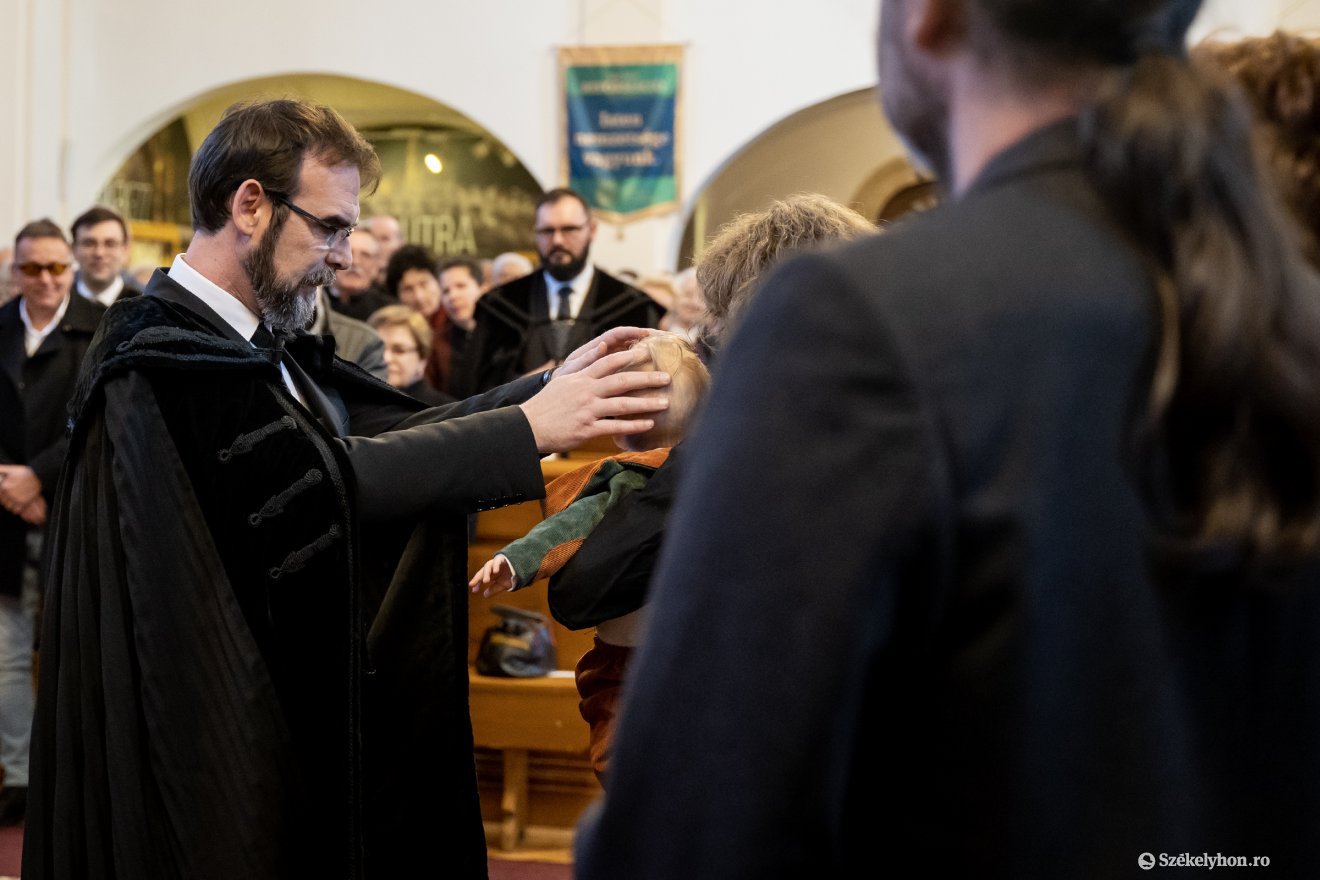 Isten áldása legyen minden új gyülekezeti tagon és nem csak •  Fotó: Haáz Vince