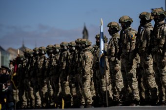 Meglepően sokan állnának be önkéntesen a román hadseregbe, a kötelező sorkatonaság szocializációs, nyelvtanulási közeg is volt