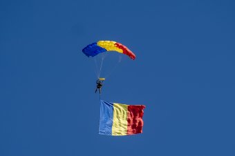 Az „elrettentő” Románia – vadászrepülőit reklámozza a védelmi minisztérium