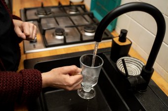 Ilyen is van: nem kellene drágítania a Harvíznek, mégis muszáj lesz