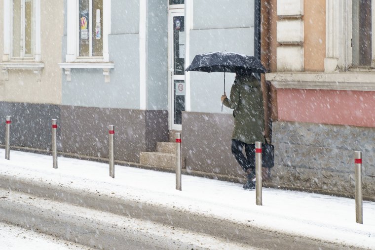 Havazás váltja az esőt az ország legnagyobb részén, megerősödő szélre figyelmeztetnek a meteorológusok