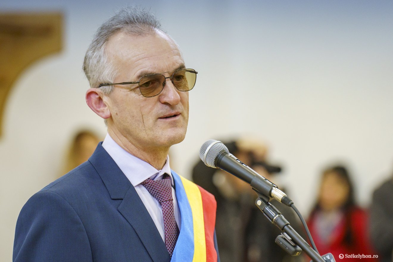 Simon István, aki több mint két évtizede vezeti a nagyközséget •  Fotó: Haáz Vince