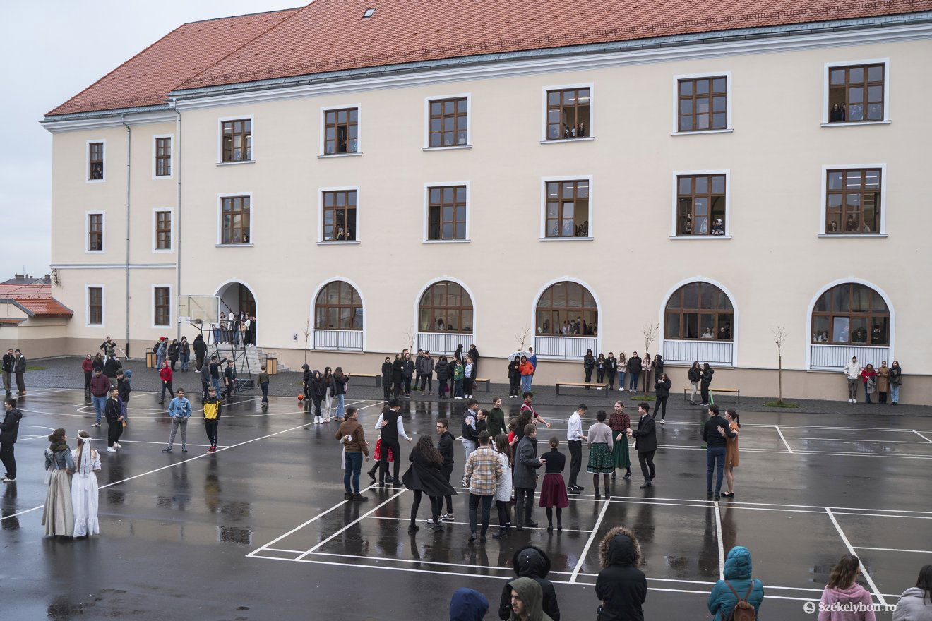 Az idő nem kedvezett a keddi villámcsődületnek •  Fotó: Haáz Vince