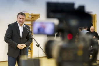 Cseke: politikai érdekeknek rendeli alá a helyi közigazgatást a voksolás összevonásáról szóló tervezet
