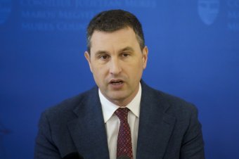 8,6 százalékos deficitet vár Tánczos Barna, aki megnevezte a kormány Elon Muskját is