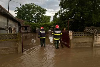 Áradások, kidőlt fák és villanyoszlop: bevetésen a Maros megyei tűzoltók