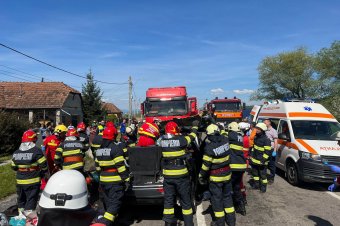 Mentőhelikopterrel szállítottak kórházba egy kiskorút egy súlyos közúti baleset után