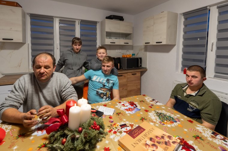 Szeretetből épült házban várják idén az angyalt