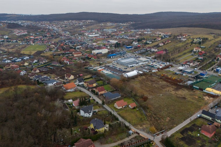 Koronkán dupla tétje van a választásnak
