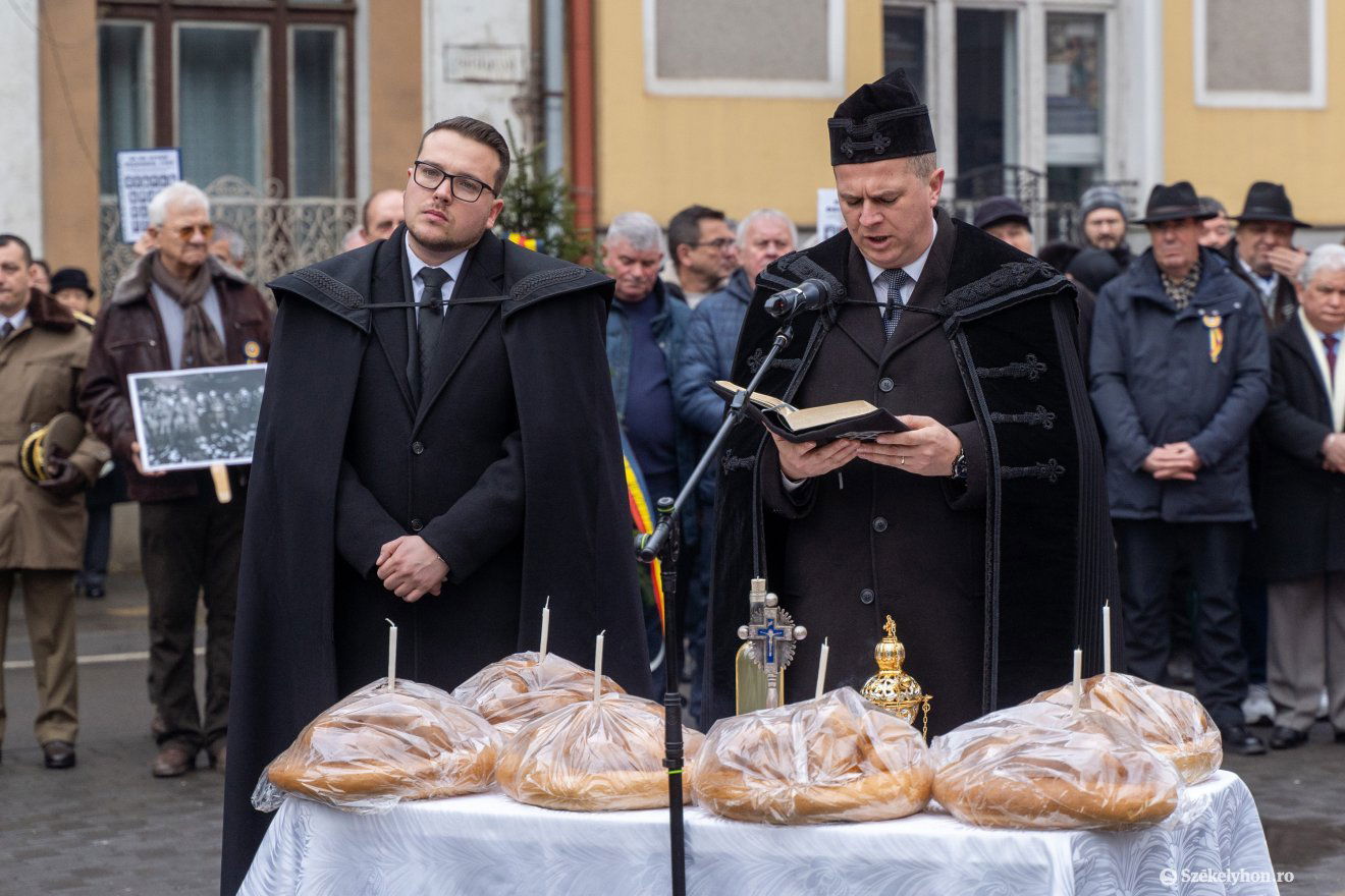 A magyar lelkészek is imádkoztak •  Fotó: Haáz Vince