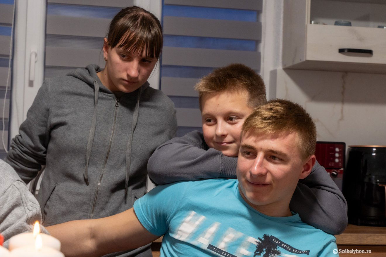 Jó testvérek, fél szavakból is megértik egymást •  Fotó: Haáz Vince