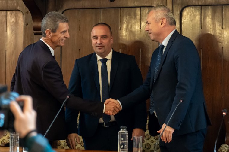 Egy magyar és egy román alelnökkel folytatja Maros Megye Tanácsa